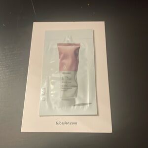 Glossier Priming Moisturizer buildable Sample